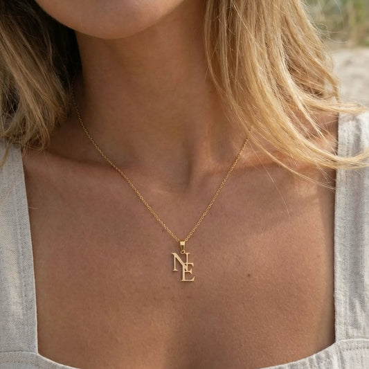 Collar Personalizado con Dobles Iniciales – Resistente al Agua y No se Deslustra