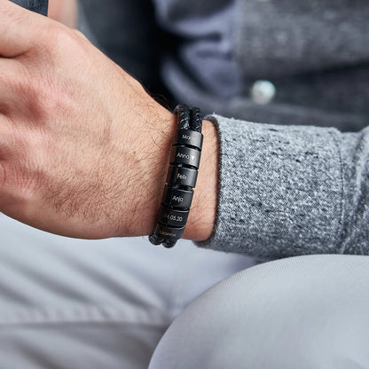 Pulsera de Cuero con Cuentas Grabadas